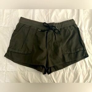 Aritzia Community Shorts M